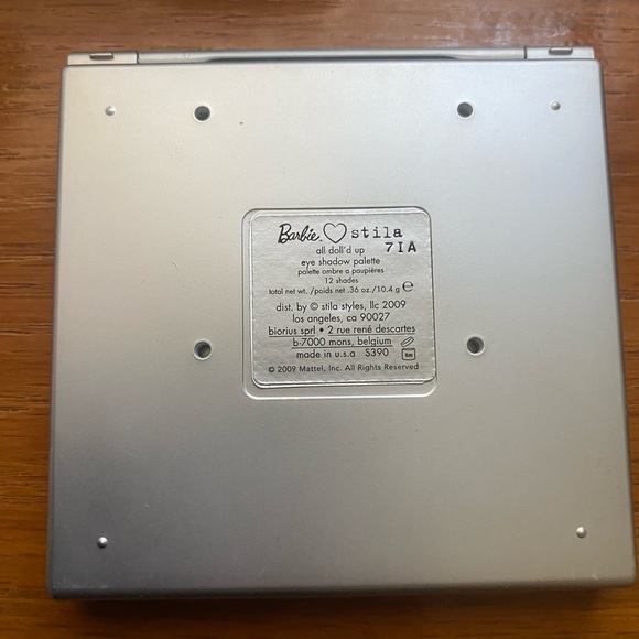 {stila} 🆕 limited edition Barbie loves stila all doll’d up eyeshadow palette - Picture 6 of 6